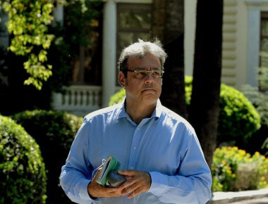 Επίθεση προς τη Δικαιοσύνη από τον υπ. Επικρατείας Χ.Βερναρδάκη